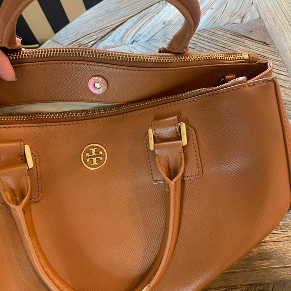 VGUC Tory Burch Robinson Tote - Picture 6 of 7